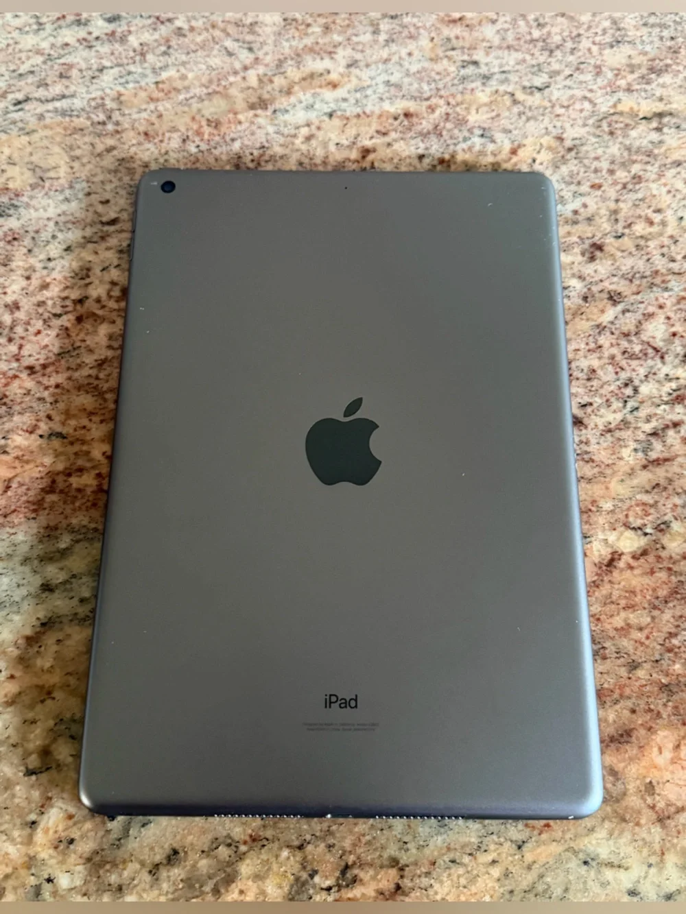 Apple 10.2in iPad (9th generation) Wi-Fi 64 GB Space Gray w/ case charger pencil